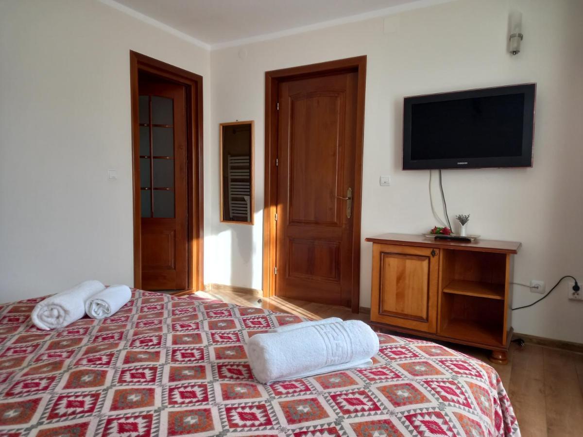Hotel Pensiunea Alunis Sadova  Exteriér fotografie