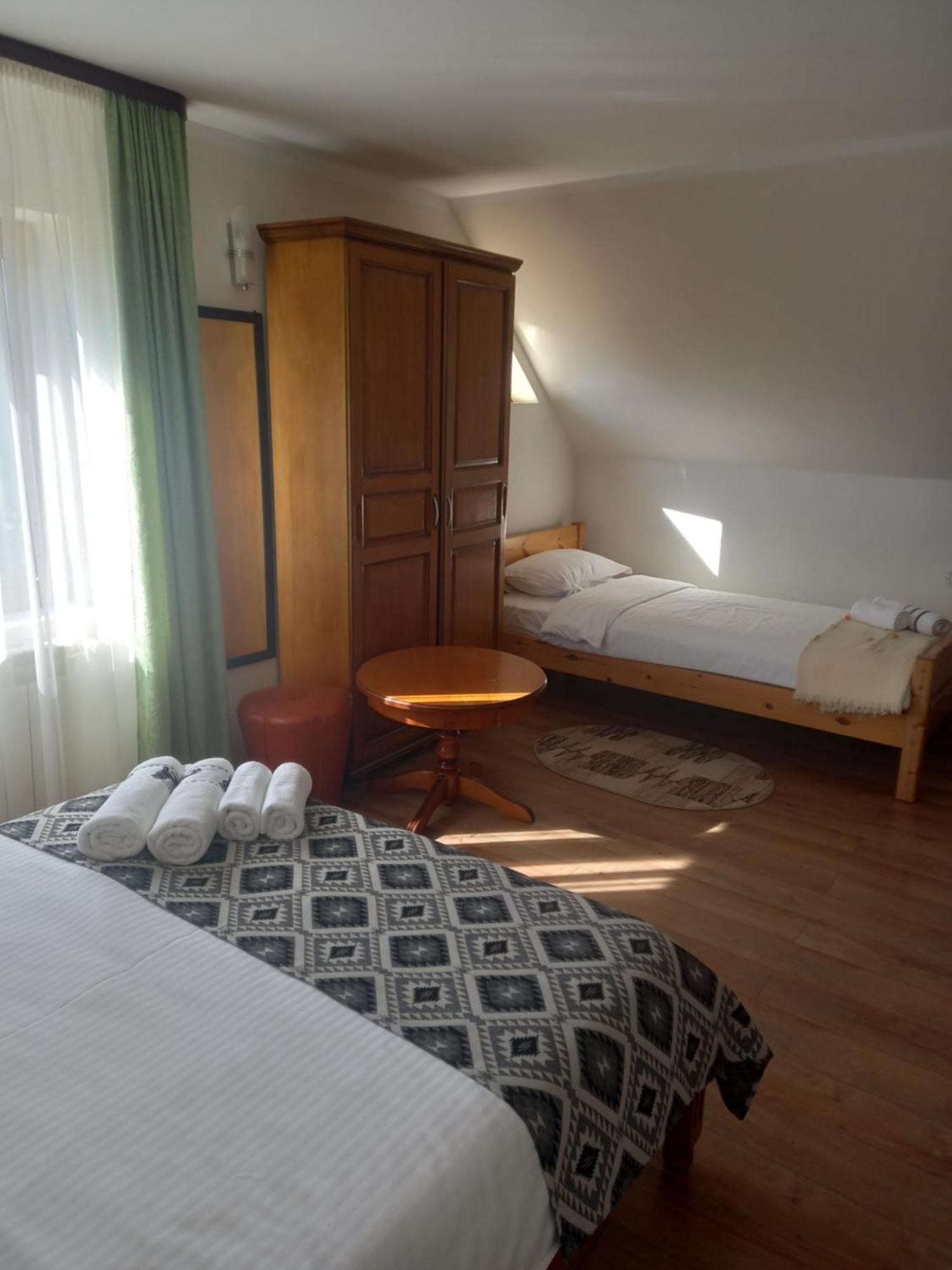 Hotel Pensiunea Alunis Sadova  Exteriér fotografie